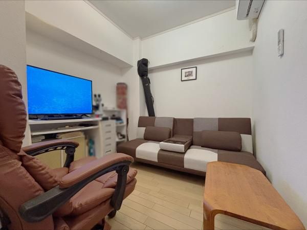3K Apartment for Sale in Nishiazabu, Minato-ku, Tokyo - Thumbnail 3