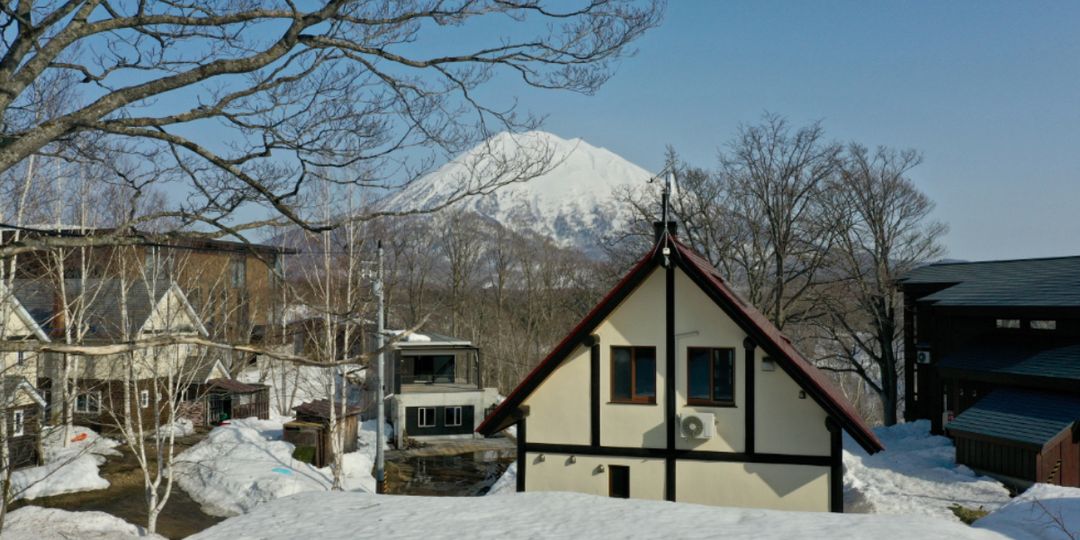 Luxury 4-Bedroom Villa for Sale in Niseko Hirafu, Hokkaido - Thumbnail 3