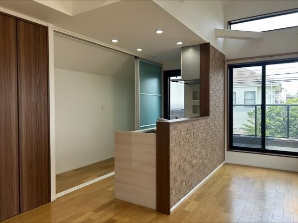 Modern 2LDK+S House for Sale in Suginami, Tokyo - Thumbnail 3