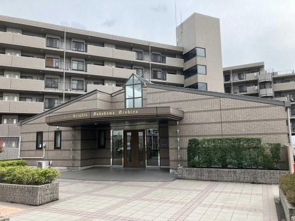 Renovated 3LDK+S Apartment with Private Garden in Yokohama - Thumbnail 2