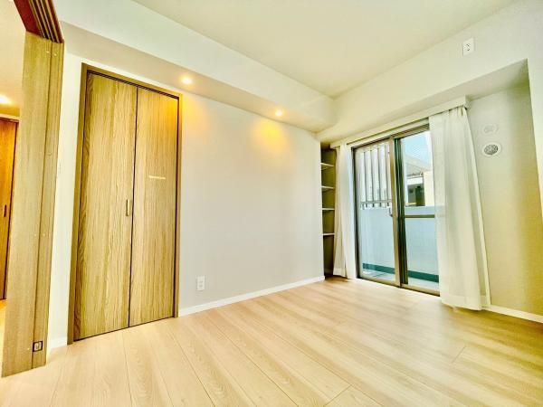 1LDK Apartment for Sale in Bunkyo-ku, Tokyo - 40.97 sqm - Thumbnail 2