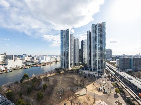 3LDK Apartment for Sale in Minato-ku, Tokyo - 89m² - Thumbnail 3