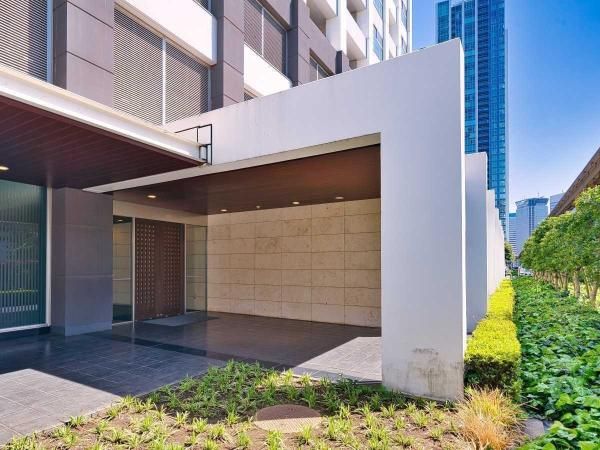 3LDK Apartment for Sale in Minato-ku, Tokyo - 89m² - Thumbnail 4