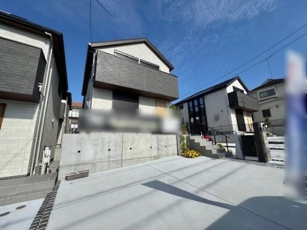 Modern 4LDK House with Solar Power in Aoba Ward, Yokohama - Thumbnail 2