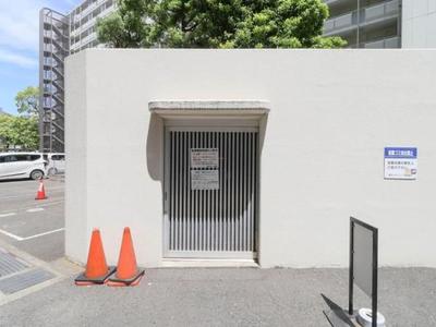 Renovated 3LDK Apartment Near Yokohama Station — Front_door, Nishi, Kanagawa