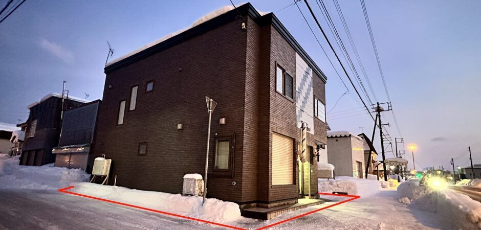 Versatile 4-Bedroom House with Commercial Space in Makkari Village - Thumbnail 2