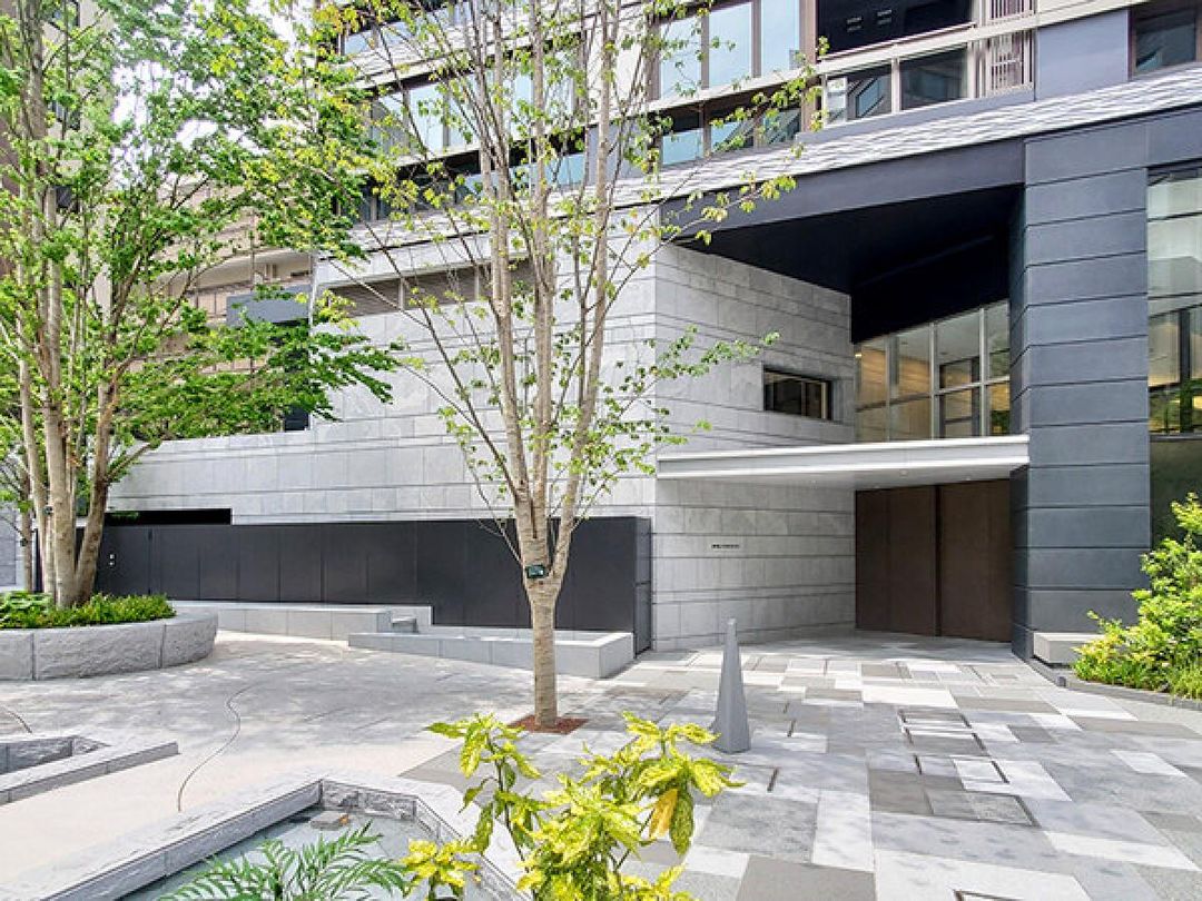 2LDK Apartment for Sale in Chiyoda, Tokyo - 74m2 - Thumbnail 4