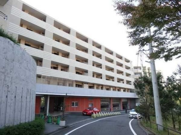 4LDK Apartment for Sale in Aoba Ward, Yokohama, 107.49m² - Thumbnail 2