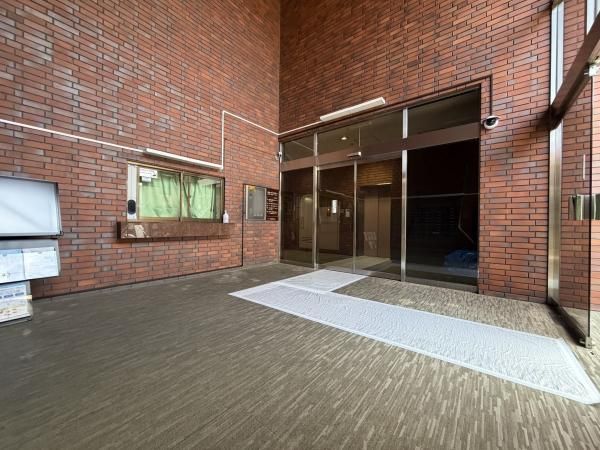 Renovated 1LDK Apartment for Sale in Tsurumi-ku, Yokohama - Thumbnail 3