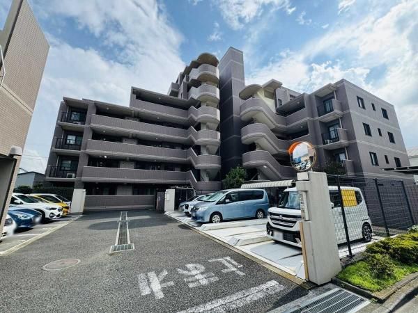 3LDK Apartment for Sale in Higashi-Tokorozawa, Saitama - Thumbnail 2