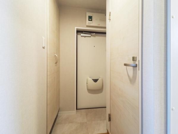 Renovated 2LDK Apartment in Kawasaki, Kanagawa - Thumbnail 3