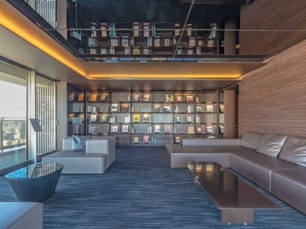 2LDK Apartment for Sale in Brillia Tower Ikebukuro, Toshima - Thumbnail 2