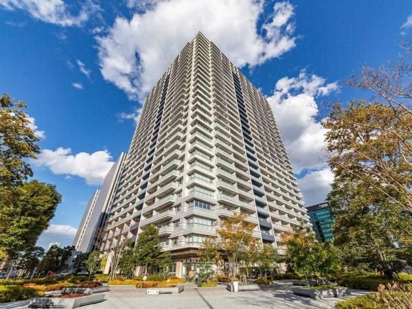 2LDK Apartment for Sale in Shinagawa, Tokyo – Prime Parks Shinagawa Seaside Tower - Image 1