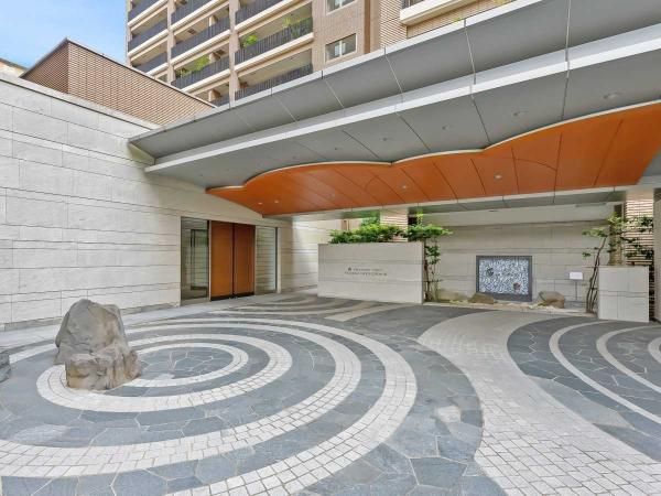 2LDK Apartment for Sale in Hiroo Garden Forest, Shibuya - Thumbnail 4