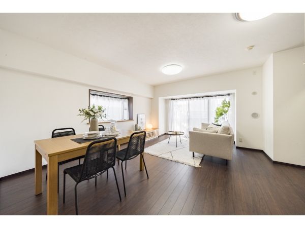 Spacious 4LDK Maisonette Apartment for Sale in Tachikawa, Tokyo - Thumbnail 2