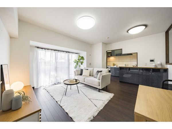 Spacious 4LDK Maisonette Apartment for Sale in Tachikawa, Tokyo - Thumbnail 3