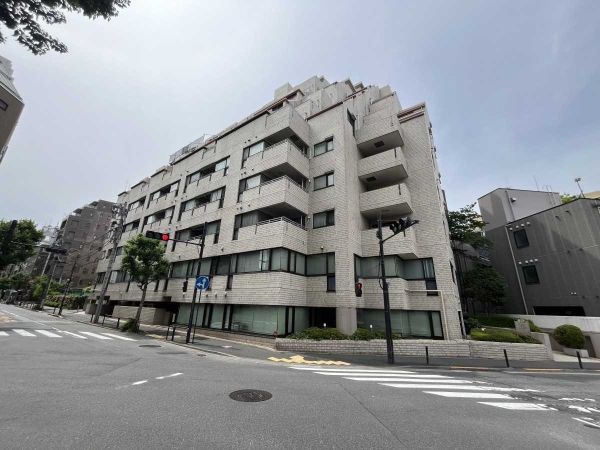 2LDK Apartment in Ichibancho, Chiyoda, Tokyo – 108.9 sqm - Thumbnail 3