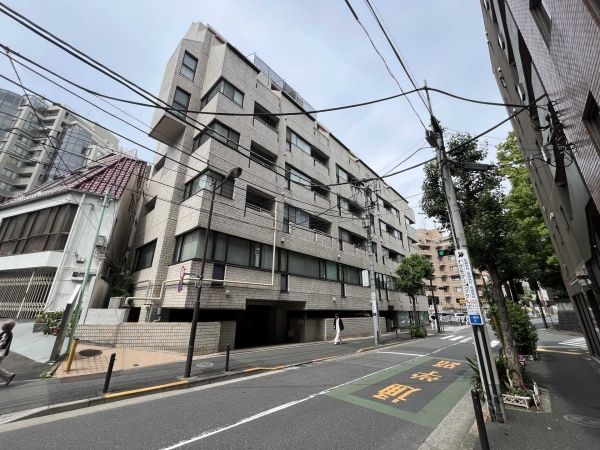 2LDK Apartment in Ichibancho, Chiyoda, Tokyo – 108.9 sqm - Thumbnail 4
