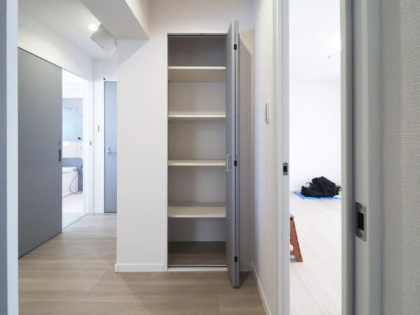 Renovated 2DK Apartment in Kawasaki, 65m2, Near Saginuma Station - Thumbnail 3