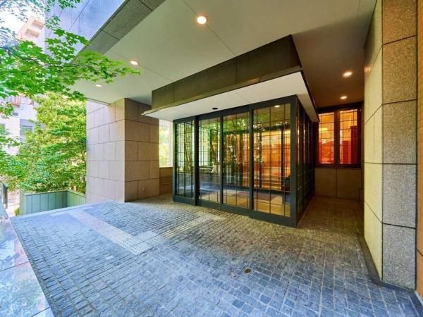 Renovated 2LDK Apartment in Ebisu, Shibuya, Tokyo - Thumbnail 4