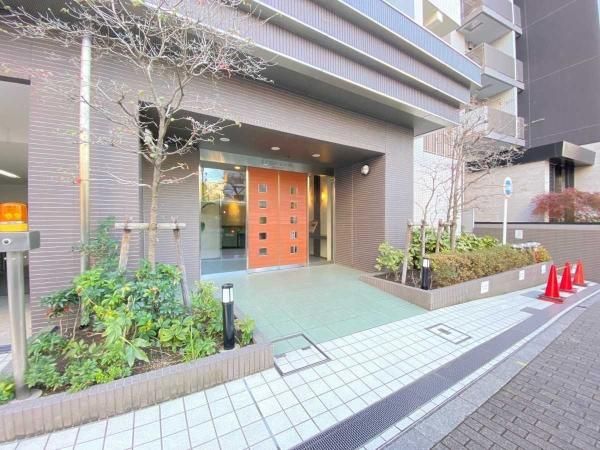 2LDK Apartment in Hiroo, Shibuya for Sale - Thumbnail 2