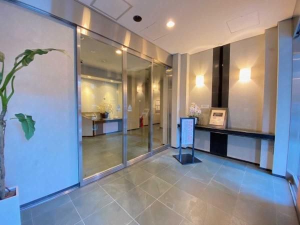 2LDK Apartment in Hiroo, Shibuya for Sale - Thumbnail 3