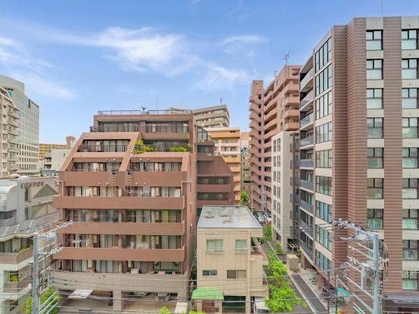 2LDK Apartment for Sale in Ebisu, Shibuya Ward, Tokyo - Thumbnail 3