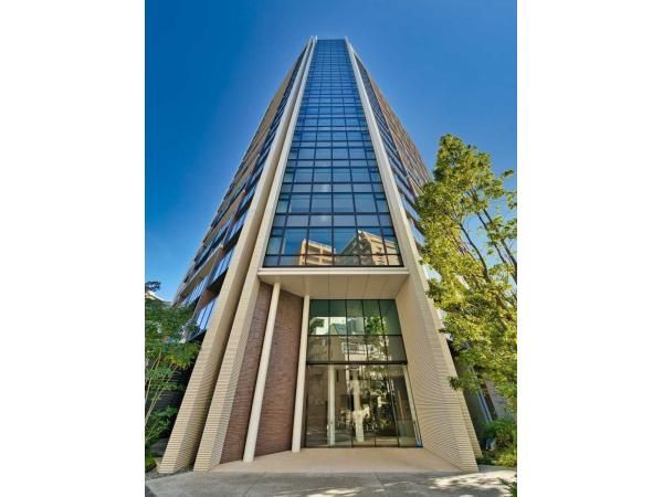 2LDK Apartment for Sale in Ebisu, Shibuya Ward, Tokyo - Thumbnail 2