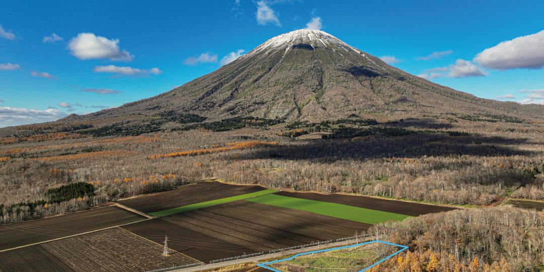 2,800 Tsubo Land for Sale in Makkari with Mount Yotei Views - Thumbnail 3
