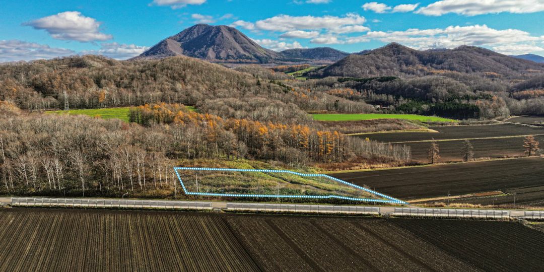 2,800 Tsubo Land for Sale in Makkari with Mount Yotei Views - Thumbnail 2