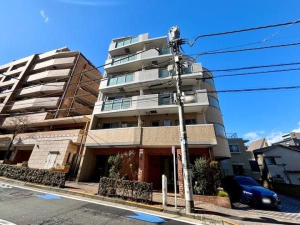 Renovated 1LDK Apartment in Ebisu, Shibuya, Tokyo - Thumbnail 4