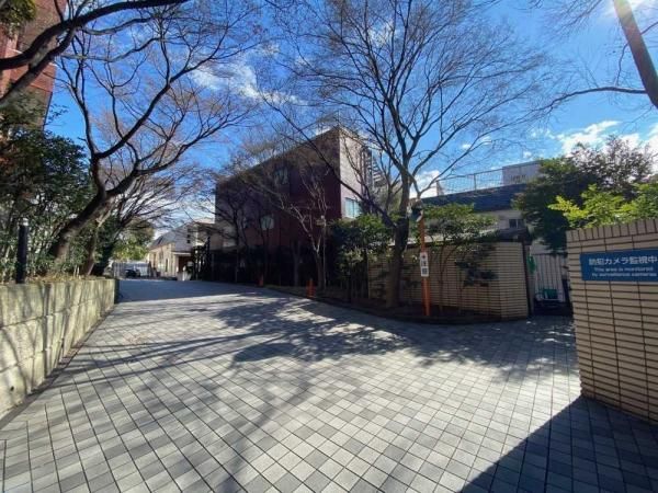 3LDK Apartment for Sale in Minami-Azabu, Minato-ku, Tokyo - Thumbnail 4