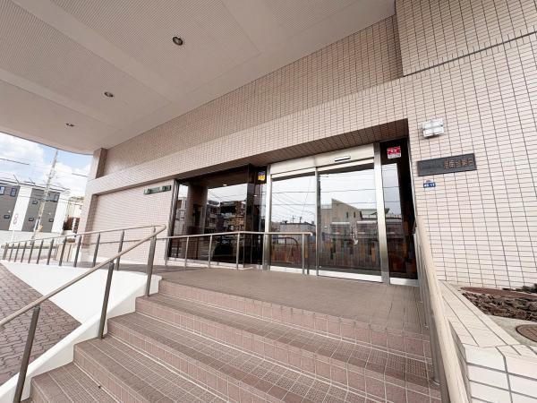 Renovated 3DK Apartment in Kounandai, Yokohama - Thumbnail 3