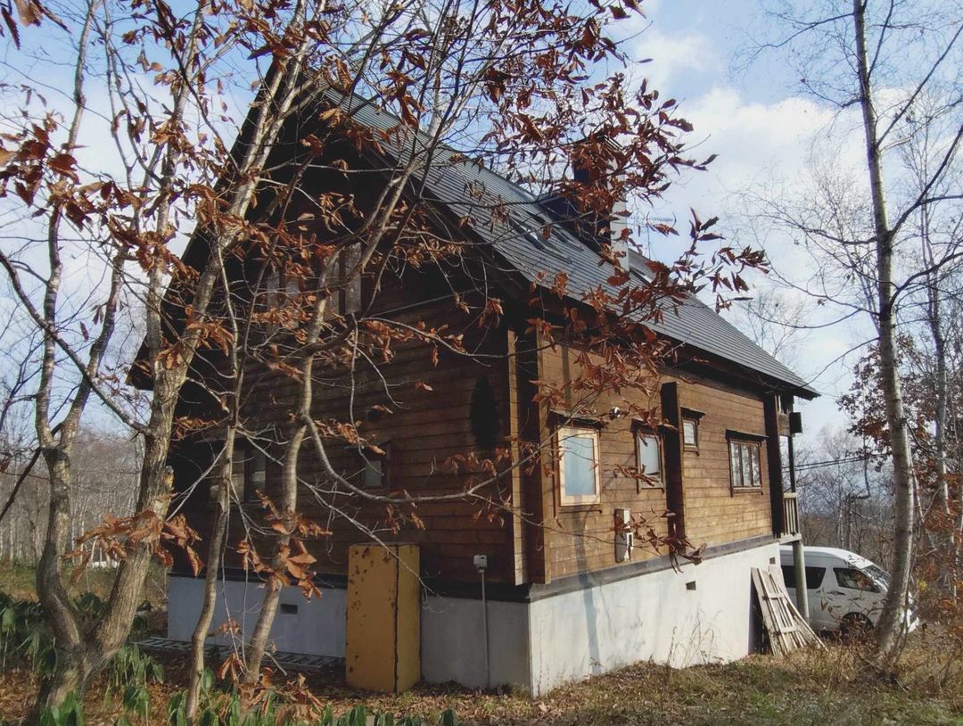 Hand-Cut Log House for Sale in Niseko's Stone Circle Soga - Thumbnail 3