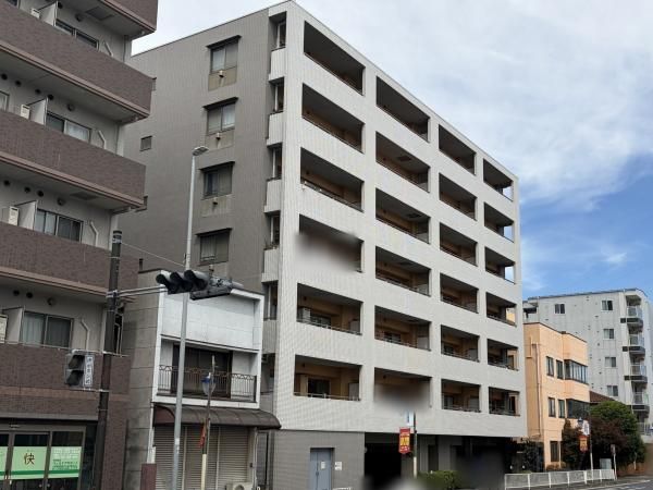 3LDK Apartment for Sale in Tsurumi-ku, Yokohama - Thumbnail 2
