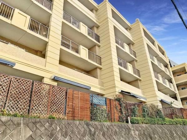 3LDK Apartment for Sale in Kawasaki with Private Garden - Thumbnail 4