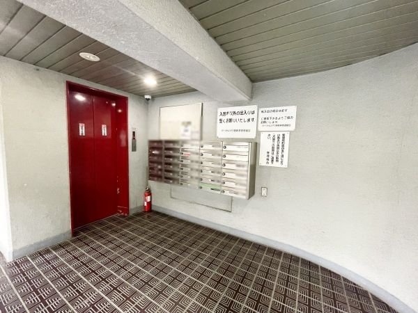 2DK Apartment for Sale in Adachi-ku, Tokyo with South Balcony - Thumbnail 4