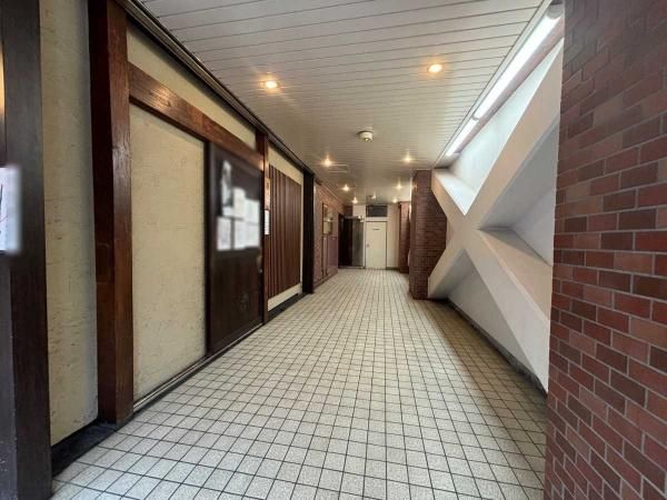 1R Apartment for Sale in Kōjimachi, Chiyoda, Tokyo - Thumbnail 2