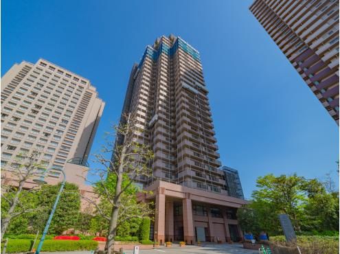 2LDK Apartment for Sale in Kami-Meguro, Meguro - Thumbnail 2