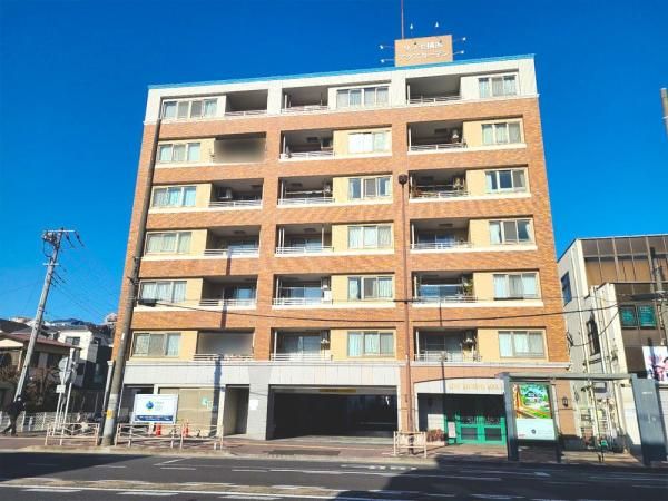 3LDK Corner Apartment for Sale in Isogo-ku, Yokohama - Thumbnail 2