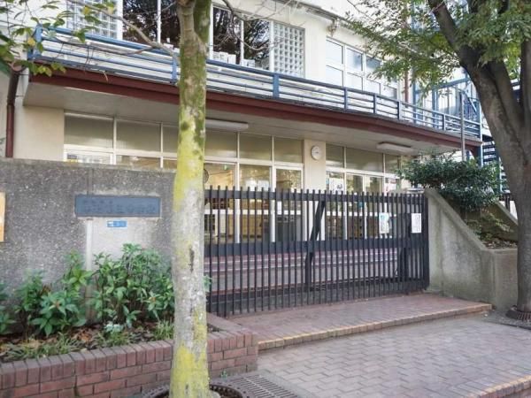 2LDK Apartment for Sale in Shinjuku, Tokyo - 58m2 - Thumbnail 4