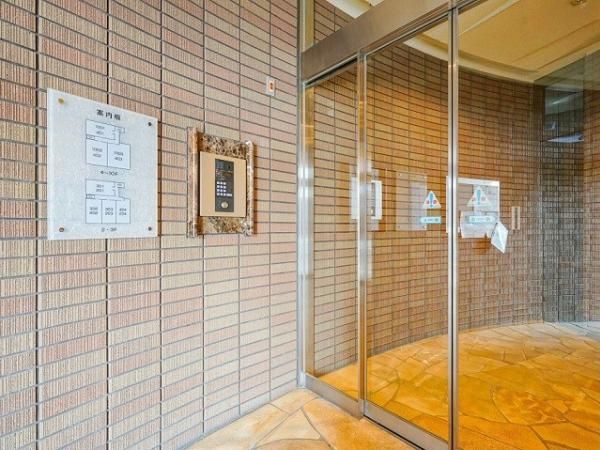 Vest Nova Saiin 2LDK Top Floor Apartment in Kyoto - Thumbnail 2