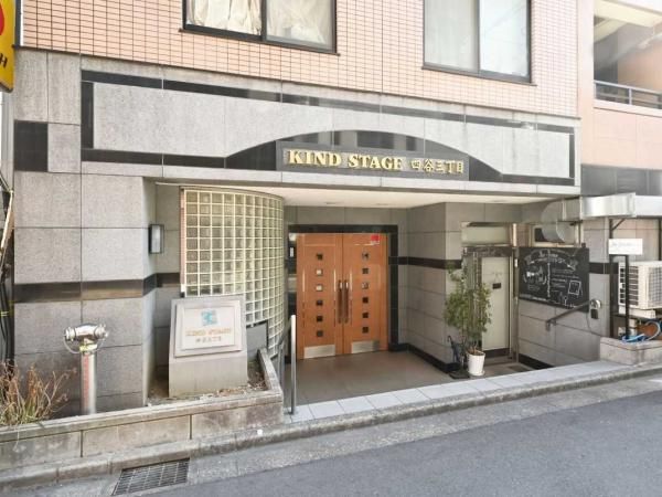 Renovated 2LDK Apartment in Shinjuku, Tokyo | 55.57 sqm - Thumbnail 2