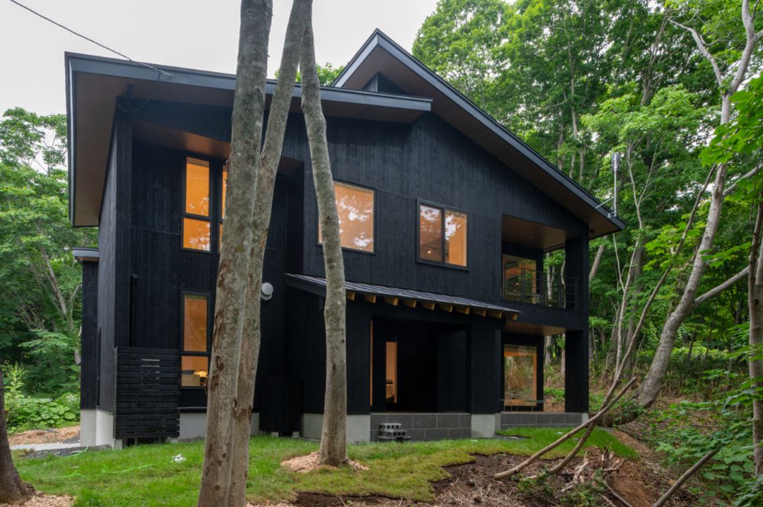 New 4-Bedroom Mountain Retreat for Sale in Niseko, Hokkaido - Thumbnail 2