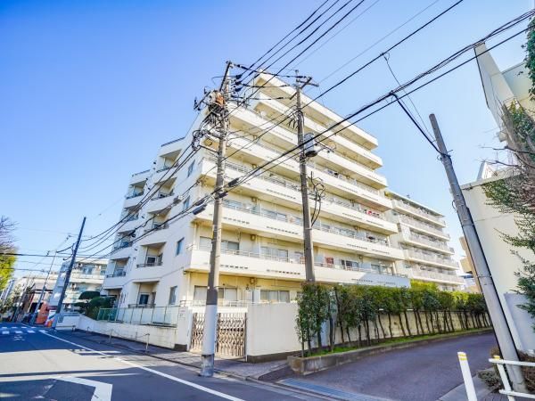 Renovated 1LDK+S Apartment in Itabashi, Tokyo | Tokiwadai Green Heights - Thumbnail 2