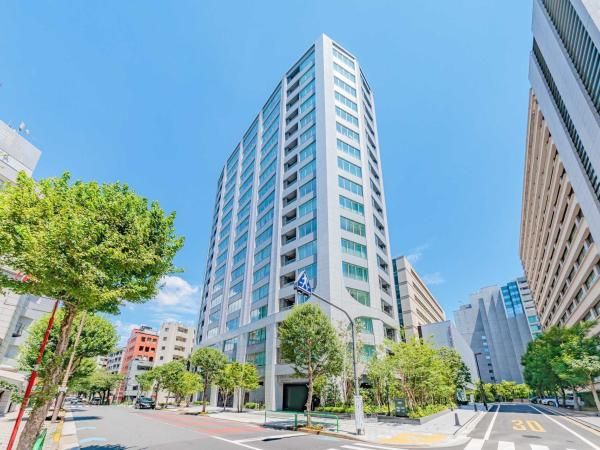 1LDK Apartment in Chiyoda, Tokyo - 67.99 sqm - Thumbnail 3