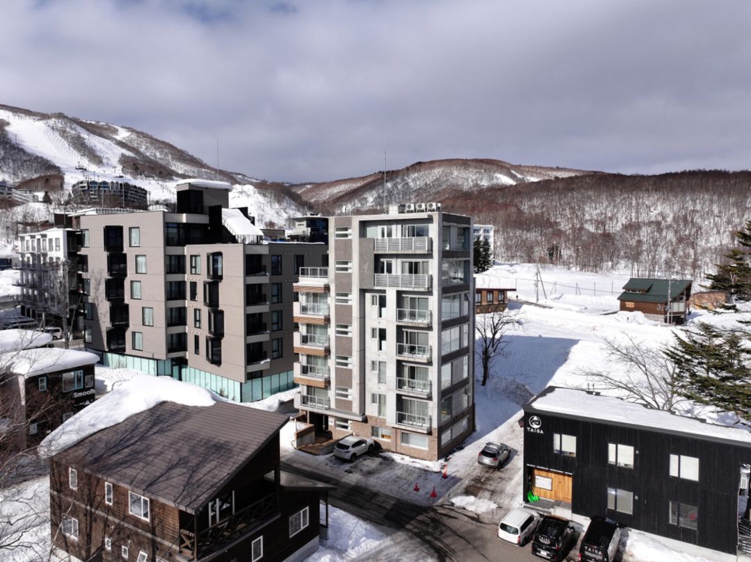 Kizuna 501 Apartment for Sale in Niseko Hirafu with Mountain Views - Thumbnail 2