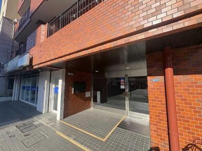 2LDK Apartment for Sale in Nishi Ward, Yokohama — Front_door, Nishi, Kanagawa