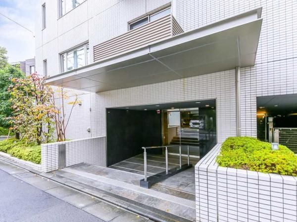 2LDK Apartment for Sale in Setagaya, Tokyo – 60.7m² - Thumbnail 2