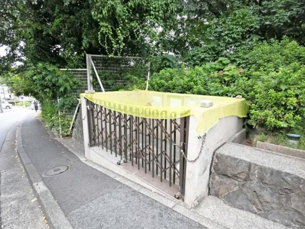 Renovated 3LDK Apartment in Tsurumi-ku, Yokohama for Sale - Thumbnail 4